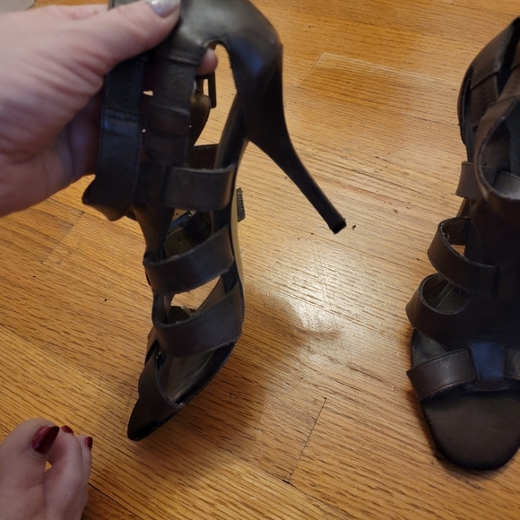 Strapy heels - Picture 2 of 4